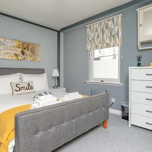 Historic Location, Private Parking, Ground Floor Luxury Flat Aberdeen